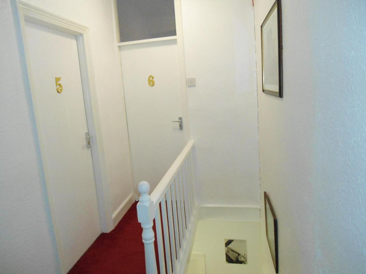 Liverpool Lodge Екстер'єр фото